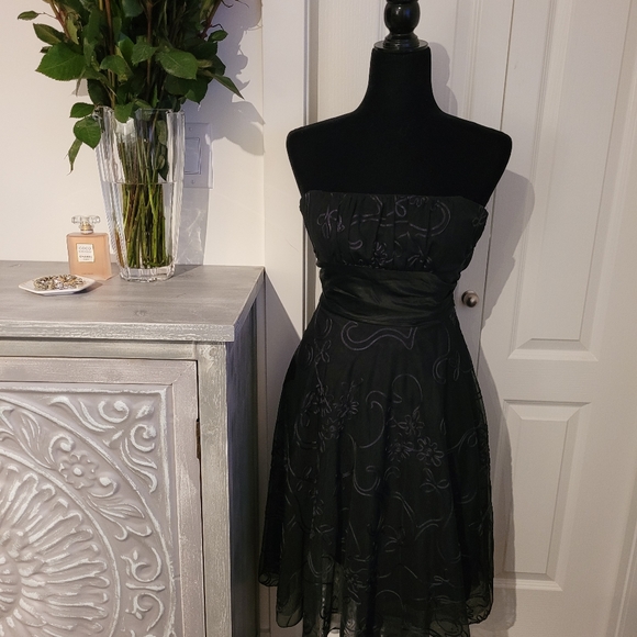 Beautiful Detail Midi Black Dress worn twice - Picture 1 of 6